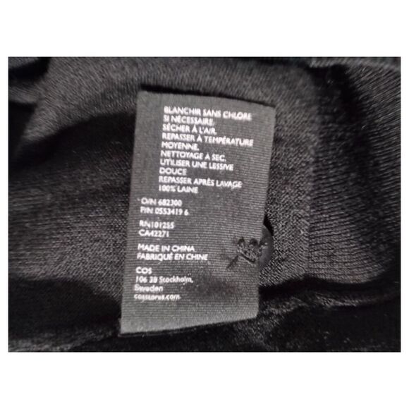 COS Sweater L Womens Black Long Sleeve V-Neck Cardigan Tight-Knit Wool Solid - Picture 5 of 5